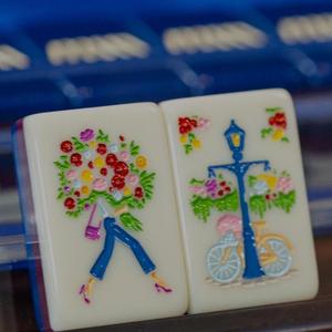 Tuiles de Mahjong personnalisées imprimées, dos bleu brillant, design Tower Bridge Joker Royal Guard, expédition en octobre - Product Image 5