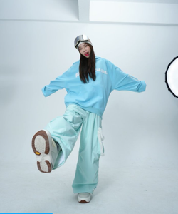 Sweat à capuche de ski imperméable personnalisé Veste à capuche extérieure décontractée et sweat à capuche de ski pour le ski et les sports de neige violet - Product Image 4