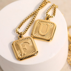Collana DAIHE in acciaio inossidabile placcato <span class=keywords><strong>oro</strong></span> 18 carati con iniziale a forma di lettera (26 lettere disponibili) - Product Image 4