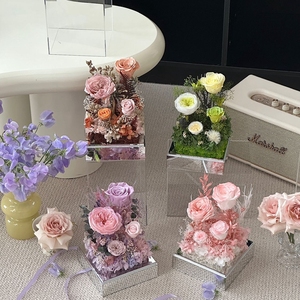 Coffret cadeau Saint Valentin Design romantique Réel naturel immortel pour toujours éternel Séché préservant des <span class=keywords><strong>fleurs</strong></span> fraîches dans une boîte en acrylique - Product Image 1