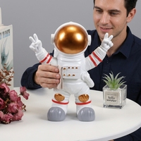 Cadeau en résine sur le thème de l'espace, Décoration d'astronaute, Figurine en résine, Statue artisanale, Décorations de Noël pour la maison, Cadeaux de naissance