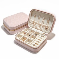 Boîte à bijoux de voyage en velours doux et luxueux, personnalisable en gros, organiseur de bijoux en velours pour colliers, boucles d'oreilles, bracelets et bagues