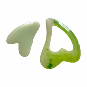 Planche de massage Gua Sha en forme de cœur en résine de jade pour le visage et le corps, outil de massage Gua Sha en forme de cœur - Product Image 6