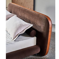 Lit capitonné de luxe en tissu, style minimaliste, avec large tête de lit, pour chambre de villa moderne, Grands Furniture Espagne