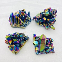 Grossiste en cristaux naturels de guérison et de décoration : Grappe de cristaux arc-en-ciel électroplaqués au titane, Grappe de quartz Aura