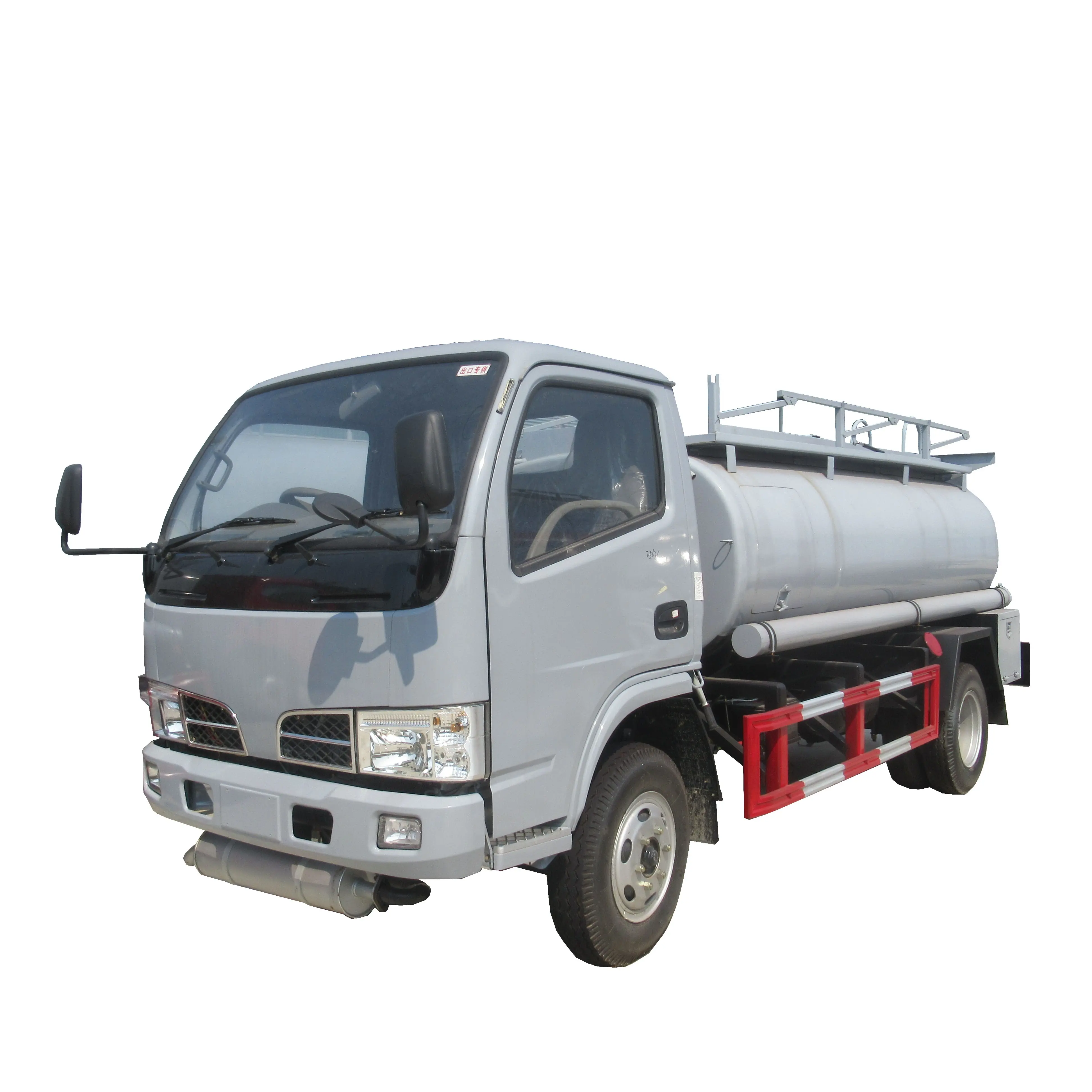 Dongfeng 4x2 95hp 4 ton 5000L carburante diesel refueler di distribuzione mobile mini camion cisterna di carburante