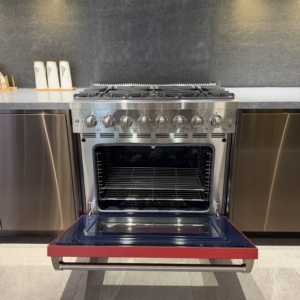 36 pouces. 5,5 Cu. Cuisinière à 6 brûleurs avec four, en acier inoxydable, porte rouge et boutons en alliage de zinc - Product Image 2