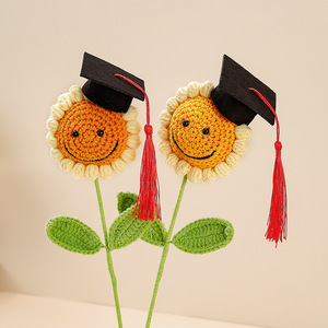 Sombrero Académico de Graduación con Girasol Sonriente, <span class=keywords><strong>Flores</strong></span> Artificiales Tejidas a Mano, para la Ceremonia de Graduación de Estudiantes - Product Image 4