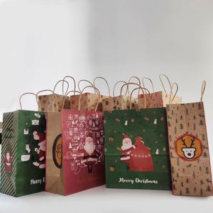 Sacs cadeaux en papier kraft brun KM pour Noël avec poignées en papier imprimées flocons de neige, emballage recyclable pour les fêtes - Product Image 6