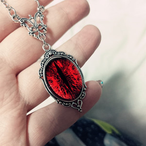 Gargantilla de estilo clásico con colgante de gota de sangre de aleación roja gótica Vintage para mujeres y hombres amantes Punk Dark Academia con perla - Product Image 3