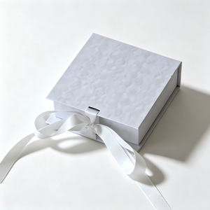 Caja de Embalaje de Joyería en Forma de Libro con Cinta de Alta Calidad, Material de Papel con Troquelado y Estampado en Caliente para Regalo de Boda - Product Image 1