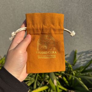 ถุงผ้าแคนวาสพิมพ์โลโก้ตามสั่ง พร้อมเชือกผูกสองเส้น สำหรับใส่รองเท้าหรือของขวัญ - Product Image 6