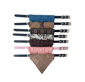 مستلزمات الحيوانات الأليفة الفاخرة مريحة جلدية طوق وشاح الكلب - Product Image 1