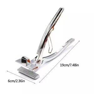 <span class=keywords><strong>Pince</strong></span> <span class=keywords><strong>à</strong></span> toile professionnelle en alliage de large de 6cm avec poignée de rappel <span class=keywords><strong>à</strong></span> ressort, mâchoires d'accouplement, outil d'étirement de toile - Product Image 4
