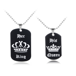 Collier avec pendentif en alliage de zinc noir avec inscription « Her King His Queen » de ZRM Fashion, cadeau d'anniversaire pour couple - Product Image 1