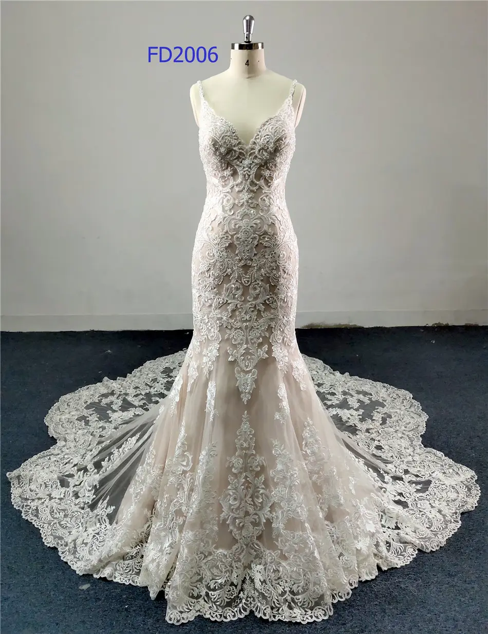 Elegant mermaid spaghetti straps beaded lace v neck top quality wedding dress with flower train