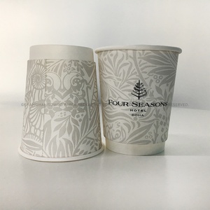 Tasse à double paroi en verre artisanal français, design sophistiqué, souvent accompagnée d'une tuile en gaufrette pour les cafés de luxe, style Lux - Product Image 3