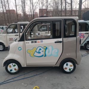 Carrosserie compacte pour un passage facile dans les rues et les allées étroites, stationnement pratique - Product Image 3