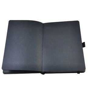 Diario A5 con Copertina Rigida in Pelle PU Nera, Pagine Bianche Spesse 150GSM, Rilegatura Cucita e Porta Penna, Basso MOQ - Product Image 1