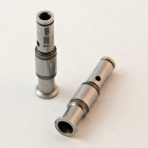 Valve de pompe à injection de carburant neuve, en métal argenté, avec différentes options de taille, durable et robuste - Product Image 1