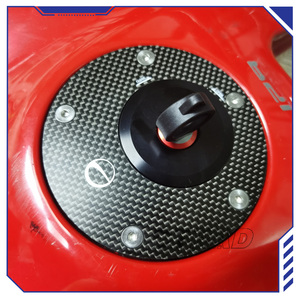 DTRAD pour Yamaha <span class=keywords><strong>FZ1</strong></span>/FZ6/R/FZ8/FZ03-10 Bouchon de réservoir de carburant sans clé en fibre de carbone avec vis Cache-réservoir de moto Pièces de moto - Product Image 2