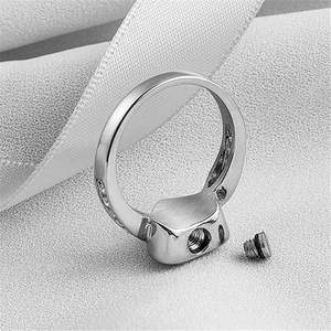 Kristal İşlemeli Aşk Kalbi Oymalı Çevre Dostu Dayanıklı Paslanmaz Çelik Kremasyon Anıt Hafıza Yüzüğü Külleri Saklamak İçin - Product Image 4