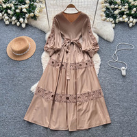 Robe décontractée élégante pour femmes, col en V, manches longues bouffantes, dentelle patchwork, coupe trapèze, avec ceinture à la taille, pour un usage quotidien