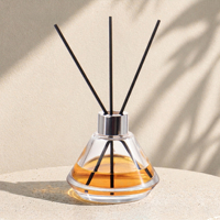 Diffuseur de parfum en verre épais transparent conique, flacon en verre de luxe avec bouchon argenté pour l'aromathérapie à domicile