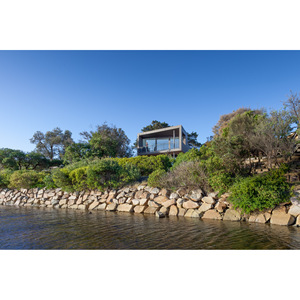 Villa moderna con estructura de acero ligero para uso en complejos turísticos con diseño de balcón de vidrio - Product Image 1