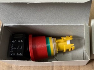 Interruptor de Parada de Emergencia Siemens 3SB3000-1XA20, Nuevo y Original, para Sistemas de Control Programable PLC de Automatización Industrial - Product Image 1