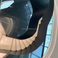 Escaliers d'intérieur en colimaçon modernes personnalisés Conception durable Métal et bois Matériau pour appartements et villas