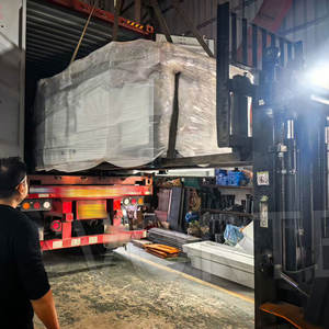 Sierra de Corte Horizontal Multiblanca MJ1300-X3 con Motor para Cortar Paneles y Tablas de Madera - Product Image 6