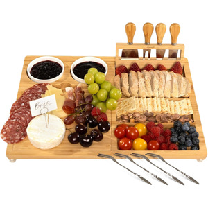 Tabla de quesos de madera con compartimentos para utensilios, ideal para fiestas en la cocina - Product Image 5