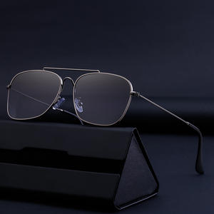 Nuevas gafas de sol cuadradas para hombre con lentes de PC UV400, protección solar para conducir, montura negra, diseño de doble puente. - Product Image 1