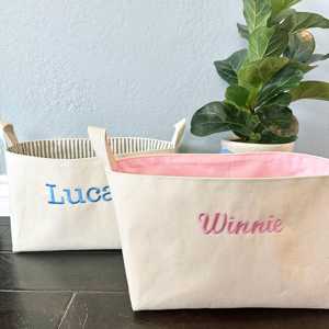 Panier de rangement personnalisé <span class=keywords><strong>en</strong></span> <span class=keywords><strong>toile</strong></span> pour bonbons et jouets, cadeau de baby shower, panier de rangement rayé, paniers cadeaux de Pâques - Product Image 1