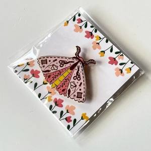 Custom Logo Hard Email Zinklegering Naald Oppas Magnetische Kruissteek Magneet Vlinder Reversspeld - Product Image 4