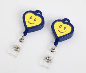 Clip per badge all'ingrosso clip per carte da lavoro double side smile retrattile badge reel per infermiere studente personale