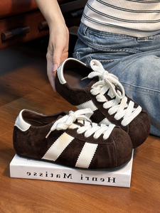 2026 nouveau Style mat en <span class=keywords><strong>cuir</strong></span> à lacets mocassins femmes européennes décontracté à semelle souple baskets allemand chaussures d'entraînement pour l'hiver - Product Image 3