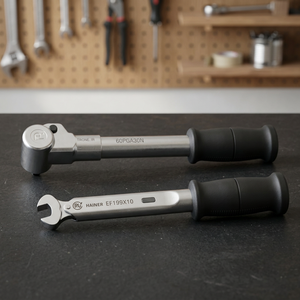 เวอร์เนียคาลิปเปอร์ Mitutoyo ญี่ปุ่น 0-6 นิ้ว/0-150 มม. ความแม่นยำสูง 0.0015 นิ้ว รุ่น 573-751 05 น้ำหนัก 157 กรัม พร้อมร่องและช่องว่าง - Product Image 2
