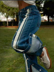 Jeans Larghi da <span class=keywords><strong>Donna</strong></span> <span class=keywords><strong>con</strong></span> <span class=keywords><strong>Bottoni</strong></span> <span class=keywords><strong>Laterali</strong></span> a Pressione, Stile Retrò Anni '90 <span class=keywords><strong>con</strong></span> Strisce a Contrasto, <span class=keywords><strong>Pantaloni</strong></span> in Denim Popper, Misto Cotone, Vestibilità Ampia - Product Image 3