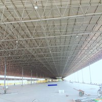 Toit de bâtiment en structure d'acier léger à nœuds sphériques pour aéroport/gare/atelier