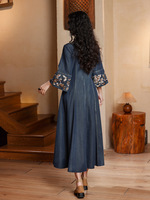 Nouvelle Robe Longue en Jean Vintage Ethnique Broderie Florale Col V Manches 3/4 Évasées Coupe Ample pour Femme