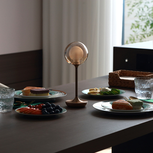 Classico paralume rotondo in vetro ambra con lampada da scrivania a batteria con paralume in vetro ossidato ossidato in lega di alluminio - Product Image 4