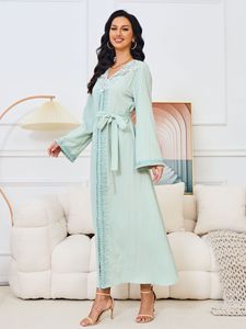 <span class=keywords><strong>Vestido</strong></span> musulmán <span class=keywords><strong>de</strong></span> manga larga para mujer, <span class=keywords><strong>vestido</strong></span> musulmán Abaya con cuello en V y cuentas <span class=keywords><strong>de</strong></span> uñas, nuevo temperamento para mujer - Product Image 2