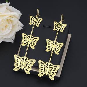Pendientes Colgantes JXX Personalizados de Latón Chapado en Oro de 24K con Diseño Clásico Vintage de Mariposa y Flor - Product Image 2