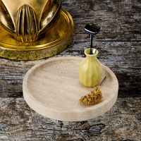 Table basse de vanité moderne et minimaliste en marbre travertin à motif horizontal, avec plateau ottoman, Saleem International, mobile, pour fruits