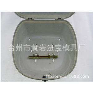 Molde de caja trasera de plástico personalizado para vehículos eléctricos y ciclomotores, moldeado por inyección, molde fijo de una sola cavidad - Product Image 3