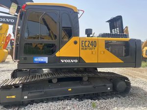 Excavatrice sur chenilles miniature d'occasion Volvo EC240, poids opérationnel de 22 tonnes, capacité de la benne de 1,2 m, puissance du moteur de 134 kW, pompe, moteur principal - Product Image 6