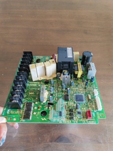 Placa de módulo inversor de placa de Control de computadora nueva y Original 16422012000009 (V1.3) para aire acondicionado - Product Image 4