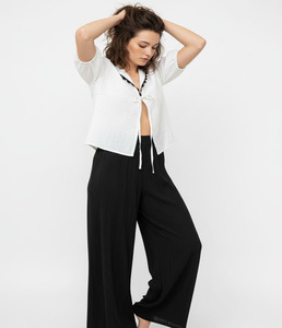 Women Elegant <b>White</b> <b>Puff</b> <b>Sleeve</b> Tie Front <b>Top</b> Soft Breathable Lightweight Summer Blouse Retro Inspired Chic Casual Streetwear - Product Image 1